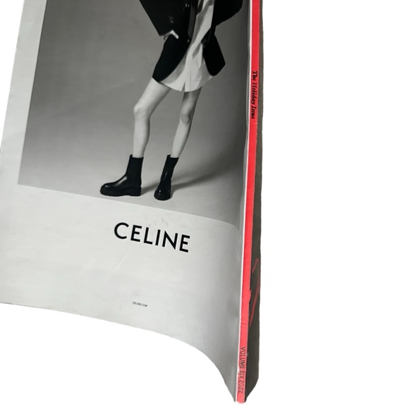 W MARIAH CAREY Magazine 2022 Holiday issue VOLUME 6 - Picture 3 of 4